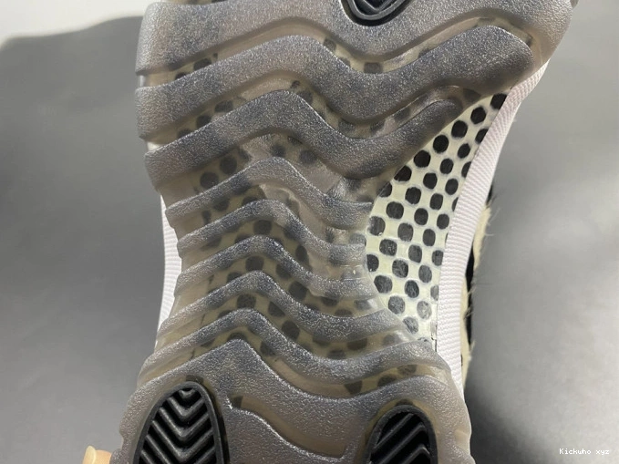 11 JORDAN AIR AR0715-010 INSTINCT ANIMAL 0710